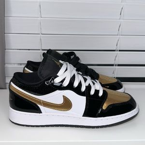 NEW Air Jordan 1 Low SE Gold Toe GS7/W8.5